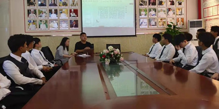 上海屋久岛来我校举行专场招聘会！