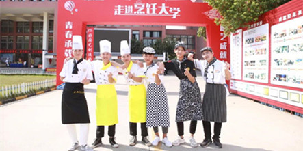 在安徽新东方，低头看温暖瞬间