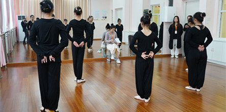 @全体成员！这样的期中考试你见过吗？