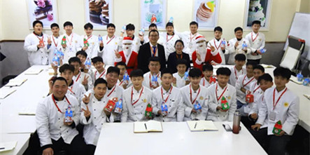 前方圣诞老人出没，请注意！