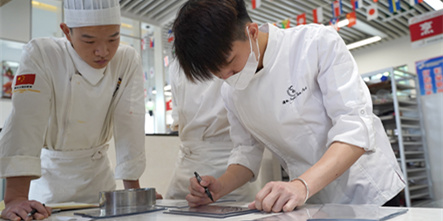 技能强国，永不止步：我校邀请西点行业优秀导师为学生授课