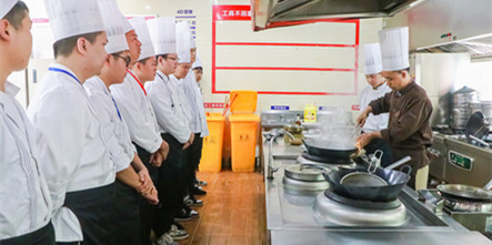 大师进校园|促进学子技艺提升，传承烹饪美食文化