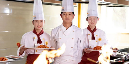 女生可以学厨师吗？学厨师好就业吗？哪所厨师学校更好？
