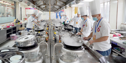 合肥市2022年餐饮烹饪技能竞赛在安徽新东方顺利举办！