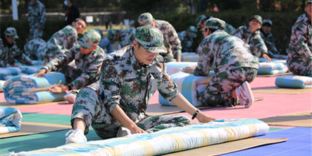 军训进行时 | 举一席之地 展内务风采