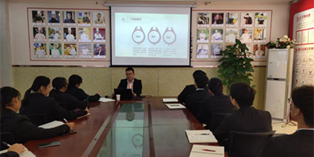 开展创就业指导课程，促进毕业学子顺利创就业