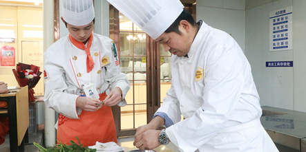 大师课堂 | 恪守匠心精神，传承大师之道！安徽新东方大师课堂开课啦！