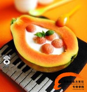 安徽新东方烹饪教你做木瓜牛奶