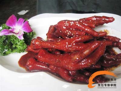 安徽新东方烹饪教您做美味酱烧鸡脚