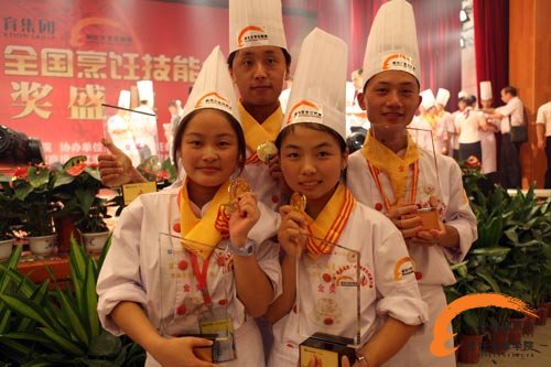 新东方杯大赛 新东方烹饪学子创造西点神话