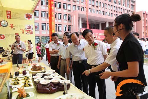舌尖上的“口味” 手掌上的“功夫” 舌尖上的“口味” 手掌上的“功夫”