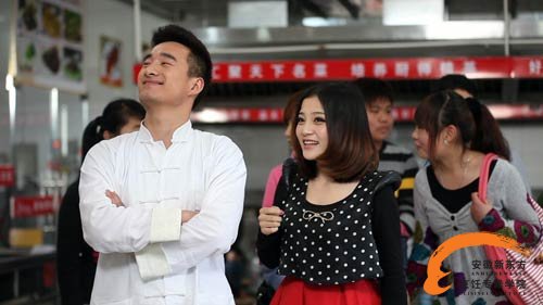 做人如同裱花 只有不断加压 才能开出最美的花