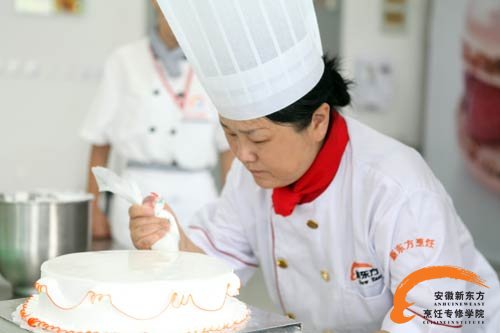 新生入学初体验之李洪波——心中有梦  脚下有路