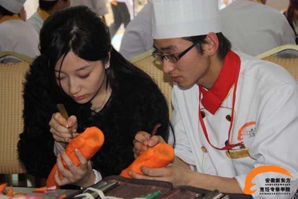 《后厨》热播 新东方金牌大师“幕后操刀”