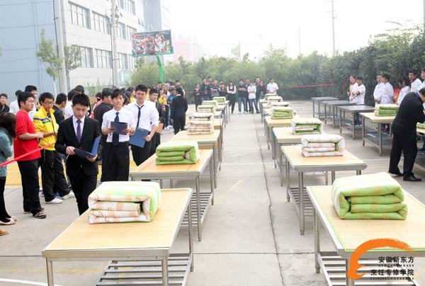 喜迎党的十八大  安徽新东方校园活动丰富多彩