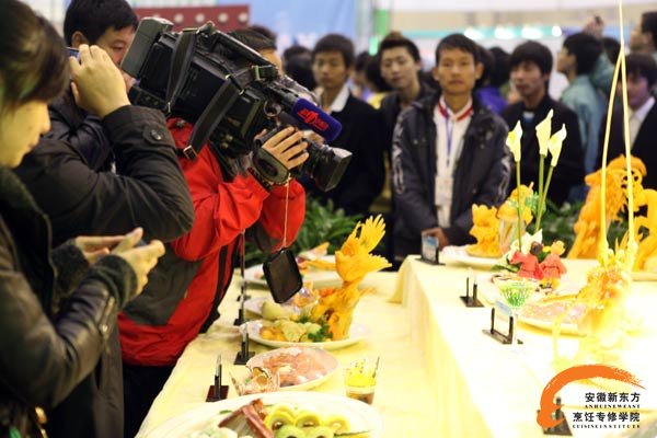 安徽新东方师生技工节现场亮绝活 展风采