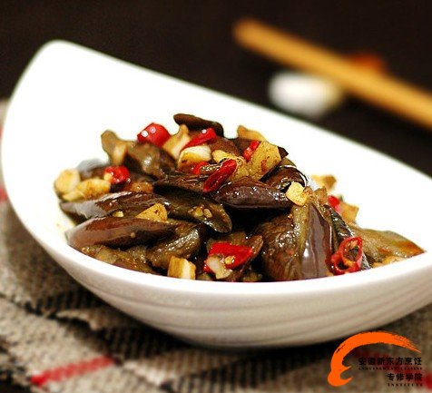 安徽新东方烹饪教你如何制作美味好吃的豆瓣茄子