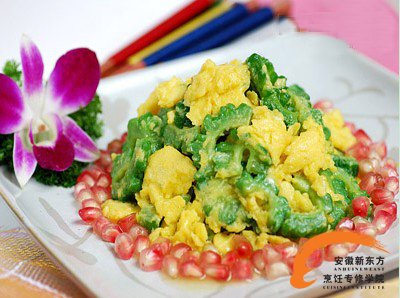 苦瓜炒鸡蛋