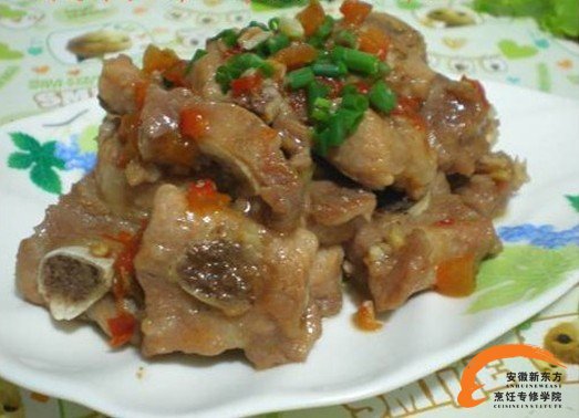 安徽新东方烹饪教大家做番茄辣酱蒸排骨