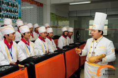 网易独家报道—学厨师 找寻个人的魅力 网易独家报道—学厨师 找寻个人的魅力