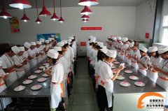 学厨师选择安徽新东方 成功在明天
