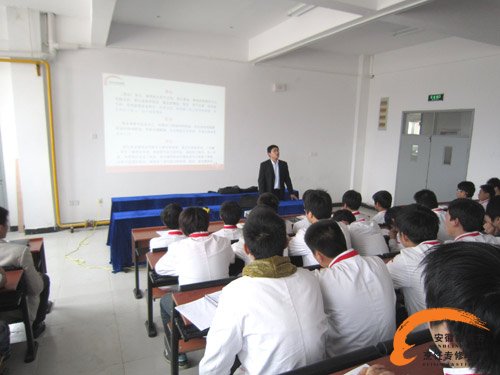 热点聚焦：职业院校毕业生 我的未来不是梦！