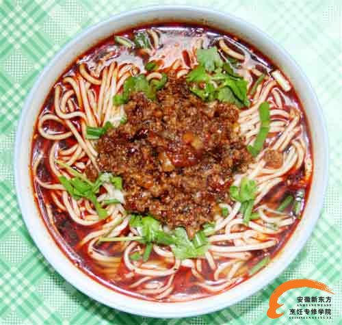 安徽新东方烹饪大师教你在家自制杂酱面