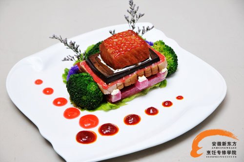 学徽苏闽浙川湘鲁粤八大名菜 到安徽新东方烹饪学校