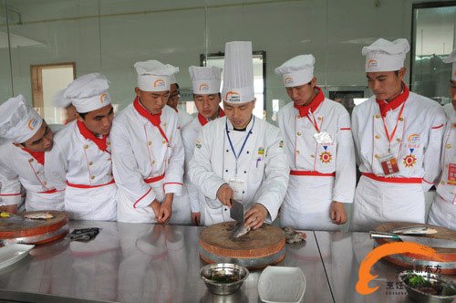 高考并非独木桥 厨师职业助你成才