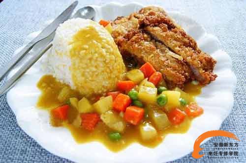 安徽新东方大师教你自制KFC解馋美餐—黄金咖喱猪扒饭