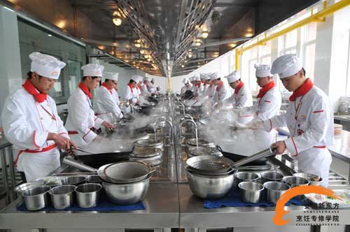 学厨师 到正规专业厨师培训学校