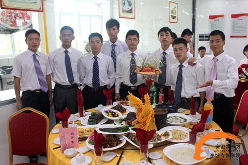 安徽新东方大厨精英10-14班--青春无悔 展翅高飞