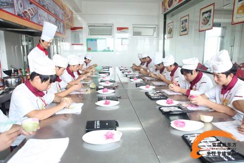 安徽新东方烹饪名师郭军：我是一名厨师 一名烹饪教师