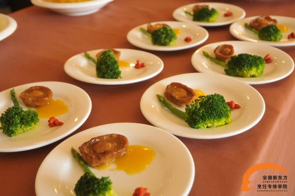 学《后厨》做金牌厨师 收获属于自己的成功