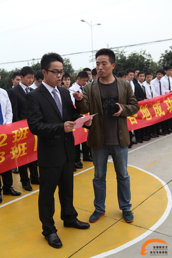 热烈欢送金牌大厨2班3班全体同学赴全国各地就业