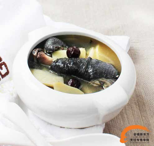 当归春笋乌鸡汤的制作方法