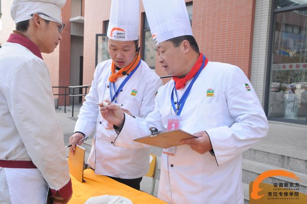  学厨师就选最好的烹饪职业培训学校