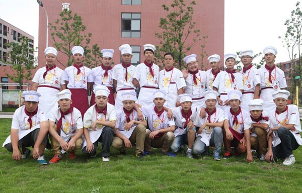 研究生为求职整容花万元     安徽新东方烹饪学子不愁“嫁”