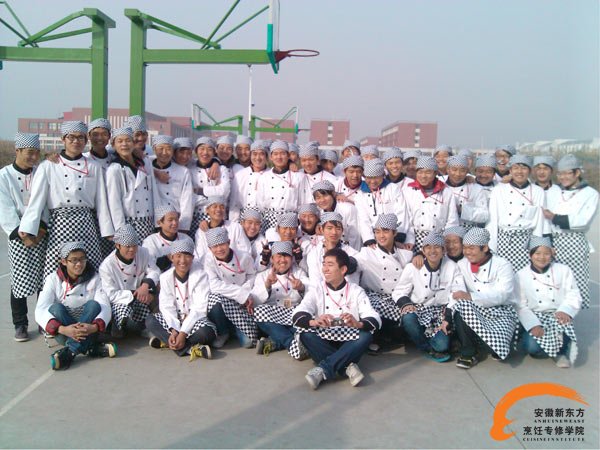 高中毕业学厨师 迷茫中找到坚持