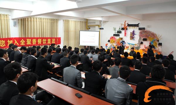 校园招聘会一场接一场