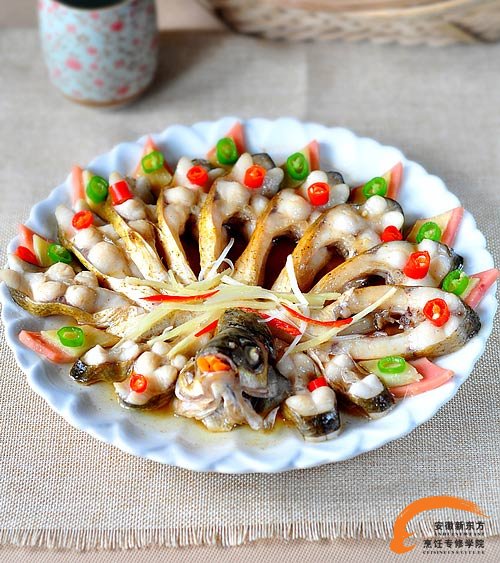 “蛇”尖上的新东方  学做美味除夕年夜饭