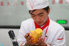 年末厨师人才紧缺，收入大幅度上涨