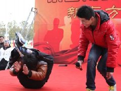 校园达人秀：小品《两个小偷》