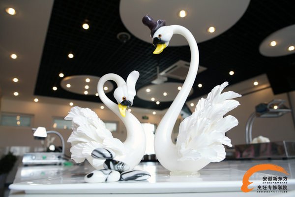 熬拉吹捏间的传统艺术品——糖艺