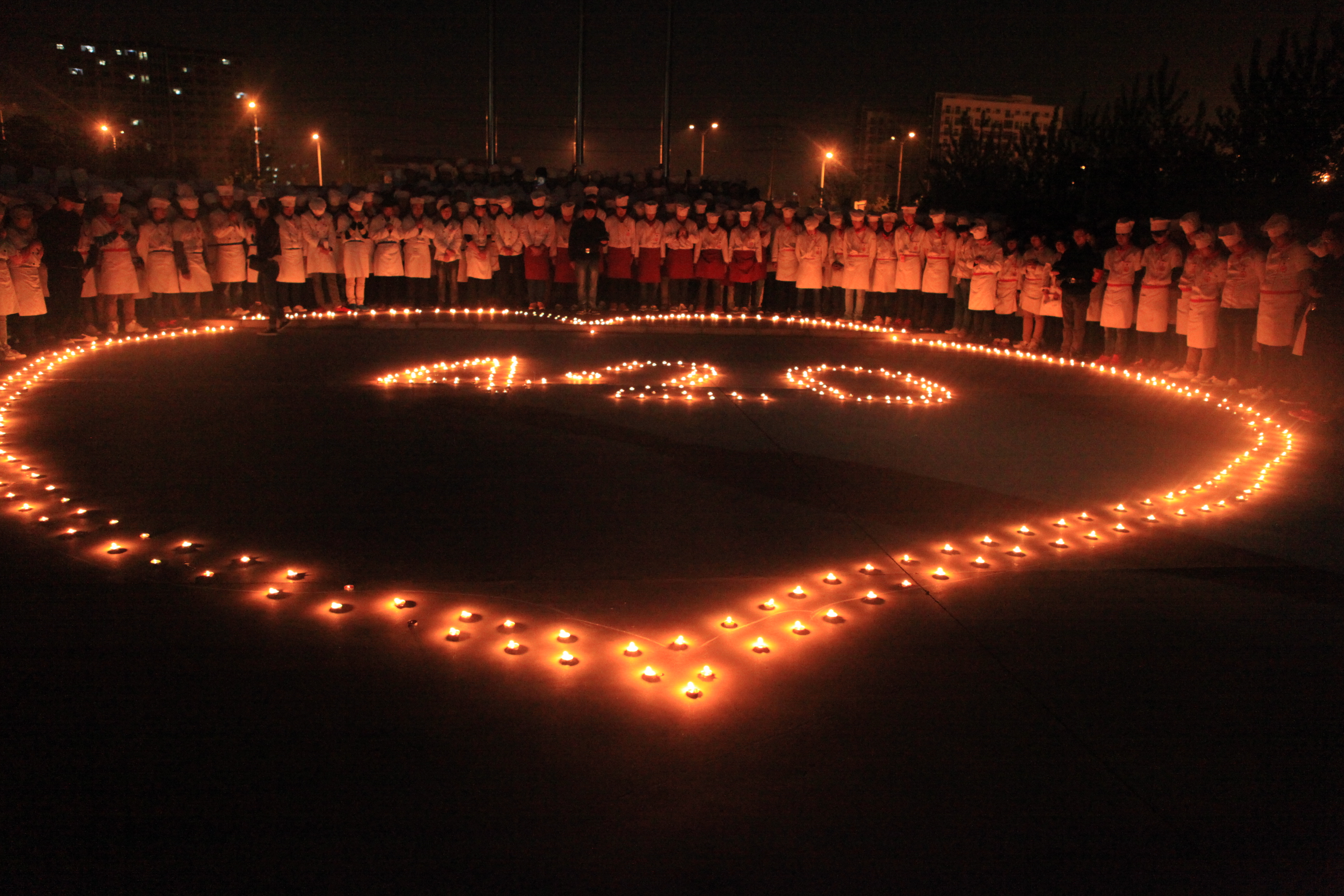 新东方师生为雅安祈福