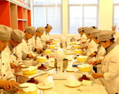 致青春不留遗憾 学西点坚定未来方向