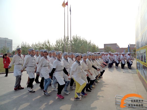 安徽新东方三教三训之晨训 塑造学生健康体魄