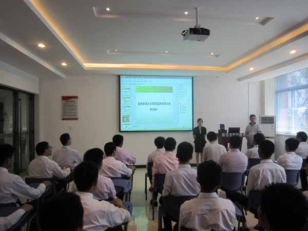 温州得尔乐餐饮企业来安徽新东方开展专场招聘会