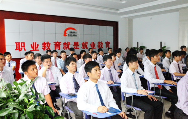 毕业季  安徽新东方学子好就业   专场招聘会一场接一场