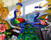 孔雀迎宾——面塑作品